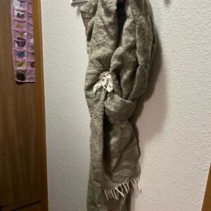 Chic Beige Scarf with Fringe